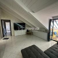 MANSARDA CON BOX AUTO