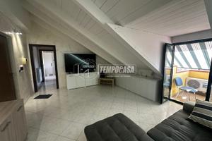 MANSARDA CON BOX AUTO