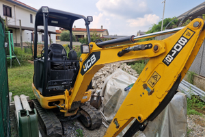 Jcb 8018