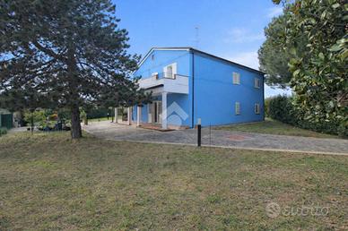 3 LOCALI A GIULIANOVA