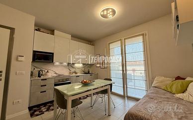 SPLENDIDO BILOCALE NUOVO CON TERRAZZO E BOX