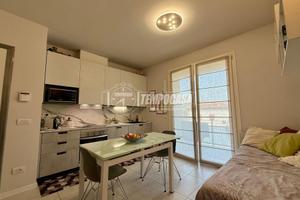 SPLENDIDO BILOCALE NUOVO CON TERRAZZO E BOX