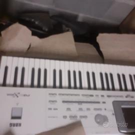Modello korg pa2x pianola