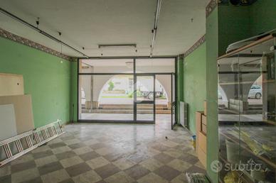 NEGOZIO A CASTREZZATO