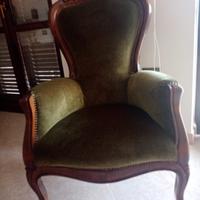 Poltrona da camera in noce e velluto verde