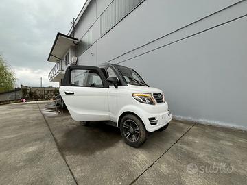 Auto elettrica senza patente