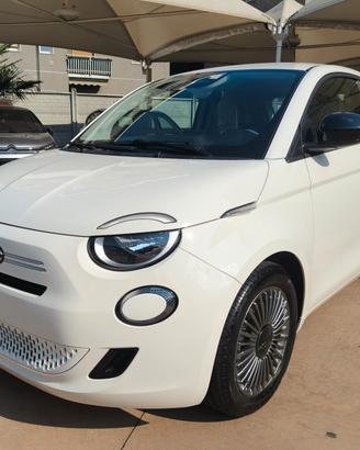 Fiat 500 Berlina Hybrid Icon