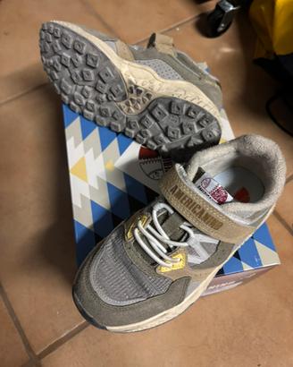 Scarpe da trekking NR 36 e NR 31 praticamente Nuov