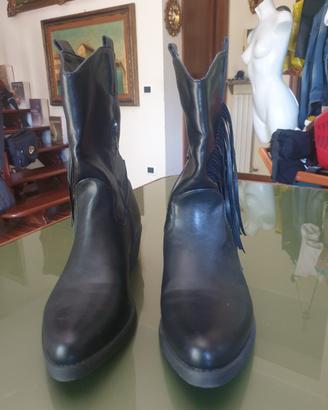 Stivaletti neri stile Camperos con frange - Tg 40