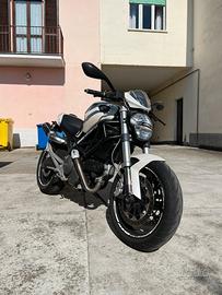 Ducati Monster 696 Plus