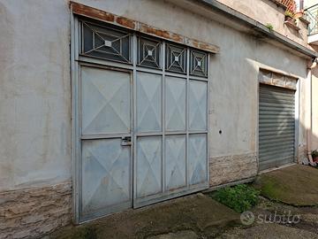 Garage box con doppio ingresso 60mq