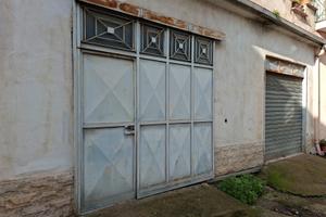 Garage box con doppio ingresso 60mq
