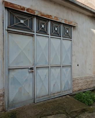Garage box con doppio ingresso 60mq