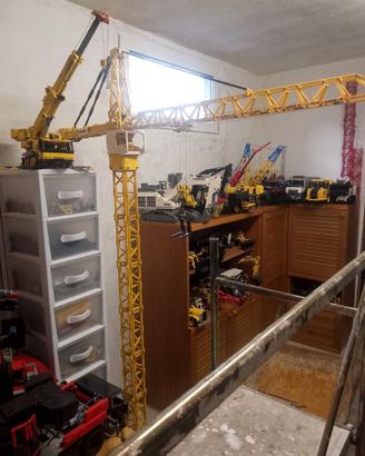 Lego technic gru da cantiere Liebherr
