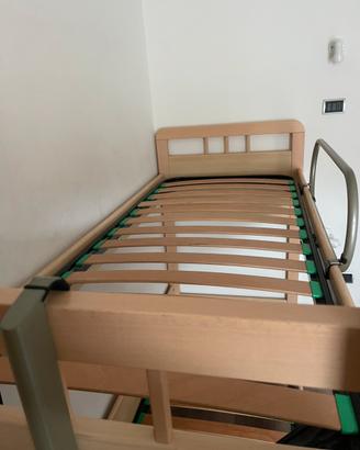 Letto a castello in legno completo.