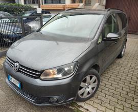 VOLKSWAGEN TOURAN 1.6 DIESEL 2011 7POSTI BELLA