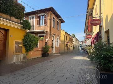NEGOZIO A GRUGLIASCO