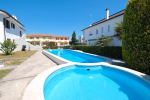Ristrutturato con piscina p.zza marina 29.08-05.09