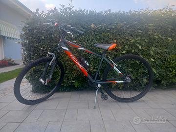 Bicicletta nuova raggio 26 pollici