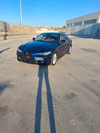 Alfa Romeo Giulia 2.2 180 cv