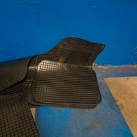 Set tappetini auto plastica 