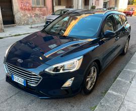 Valuto permute con Suv o auto più grande