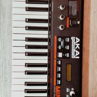 Akai Miniak synth sintetizzatore
