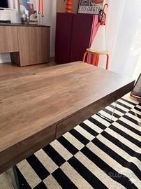 Tavolino da soggiorno sospeso