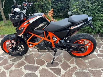 KTM 690 R Duke - 2016 Patente A2