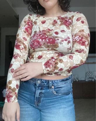 Maglia di pizzo con rose