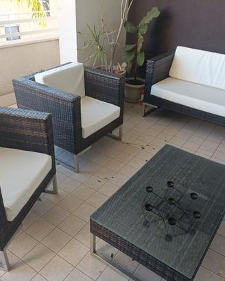 Set divano e 2 poltrone con tavolino basso in ratt