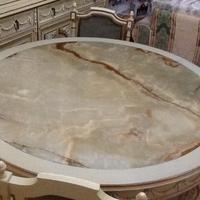 Tavolo rotondo con piano in marmo