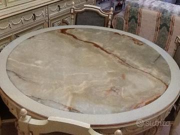 Tavolo rotondo con piano in marmo