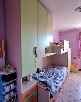 Cameretta con letto a castello