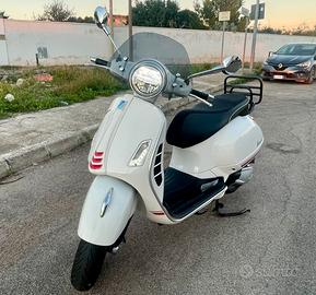 Vespa gts 300