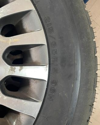 Gomme + cerchi in lega 215/65 R15 Lancia Phedra