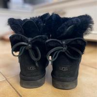 UGG NERO con Fiocco