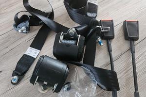Cinture di sicurezza 