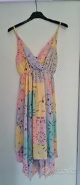 Vestito estivo a sbalzo senza maniche a più colori