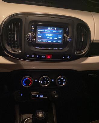 Stereo Fiat  500 L  Uconnect