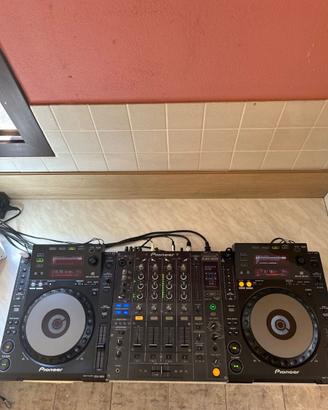 Pioneer CDJ-900 x2 + DJM-800 + 2CDJ Flight Case
