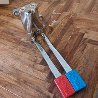 miscelatore a due pedali a parete