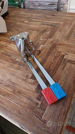 miscelatore a due pedali a parete