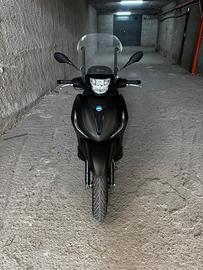 Beverly 400 hpe deep black