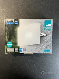 Luce led esterno Eglo