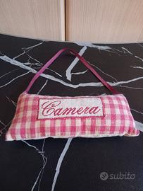 Accessorio decorazione per la camera rosso beige