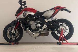 Mv agusta rivale 800