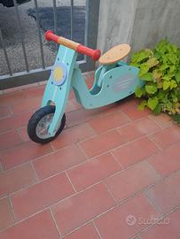 Vespa balance bike