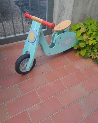 Vespa balance bike