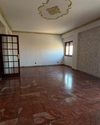 Ampio appartamento vicino via Libertà A/72